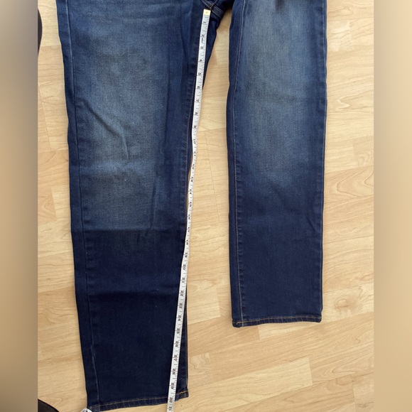 Guess Slim Jeans - Picture 5 of 9